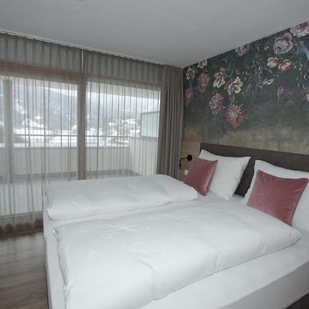 Hotel Goldener Adler Curon Venosta Luaran gambar