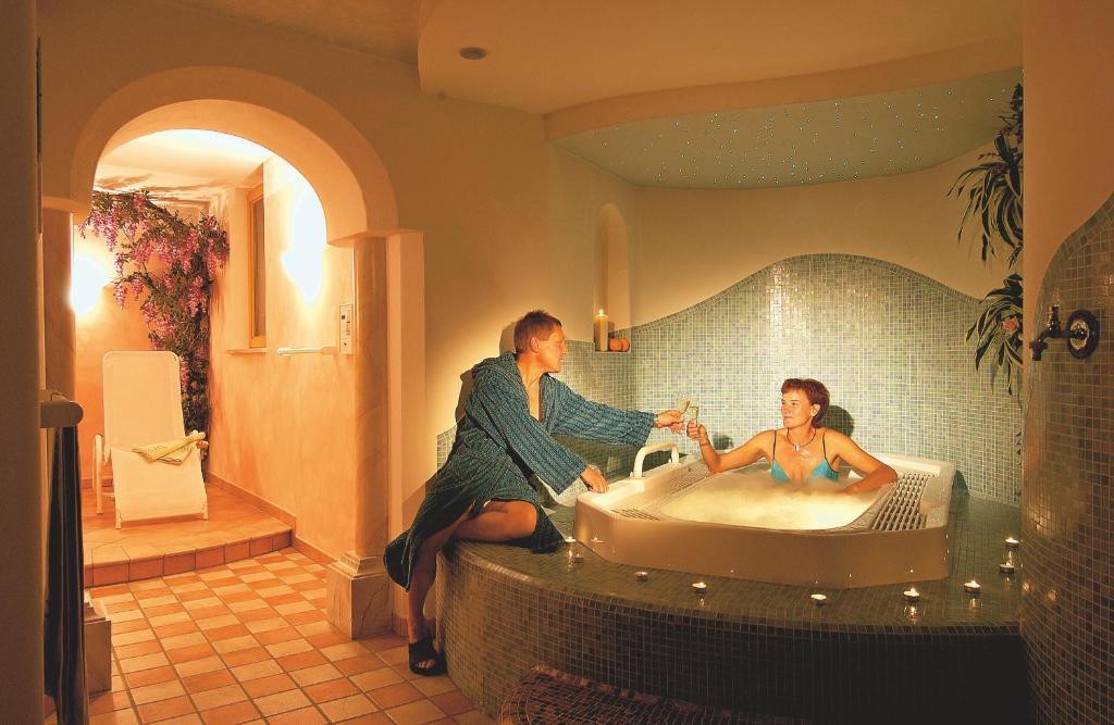 Hotel Goldener Adler Curon Venosta Luaran gambar