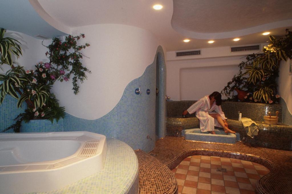 Hotel Goldener Adler Curon Venosta Luaran gambar