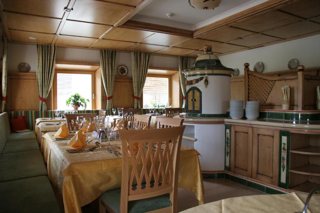 Hotel Goldener Adler Curon Venosta Luaran gambar